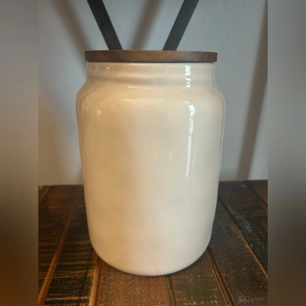 Rae Dunn LIVE, LOVE, BARK! Large Pet Treat Jar With Paw Print On Wood Lid NEW